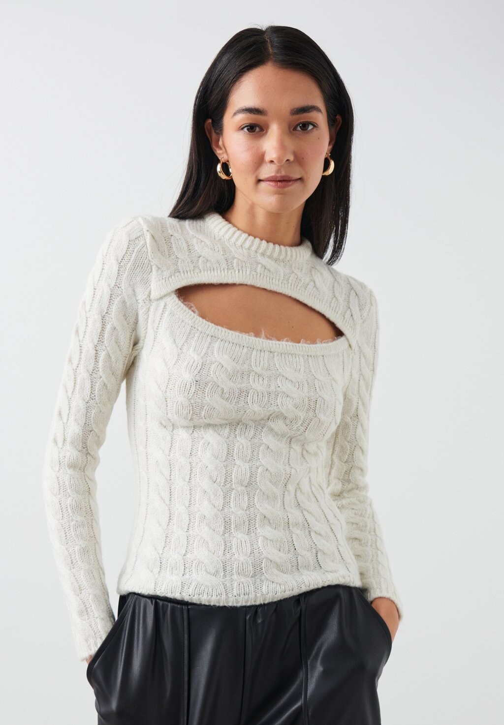 

Свитер Cable Cut Out Gina Tricot, цвет warm white