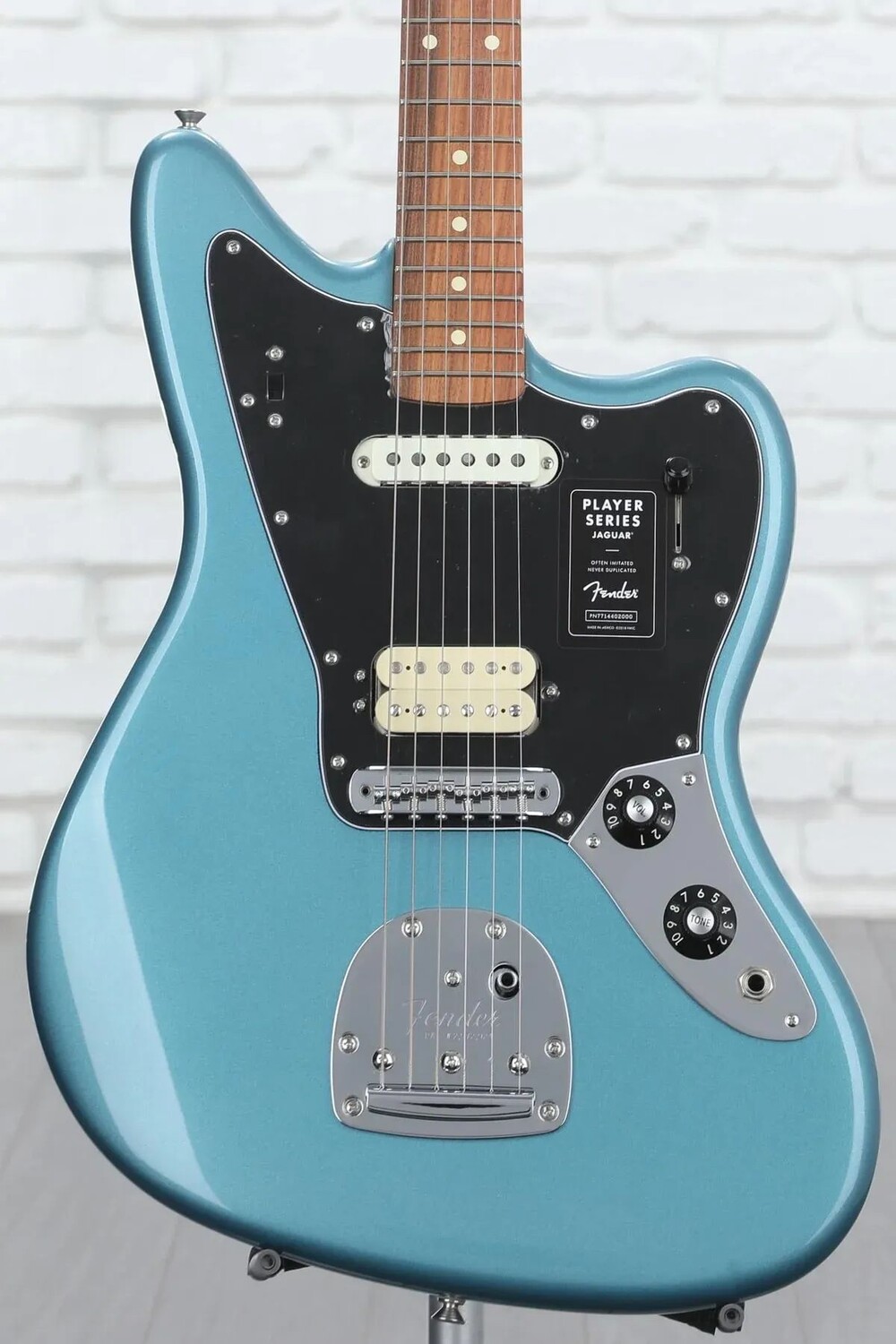 

Fender Player Jaguar — Tidepool с накладкой Pau Ferro