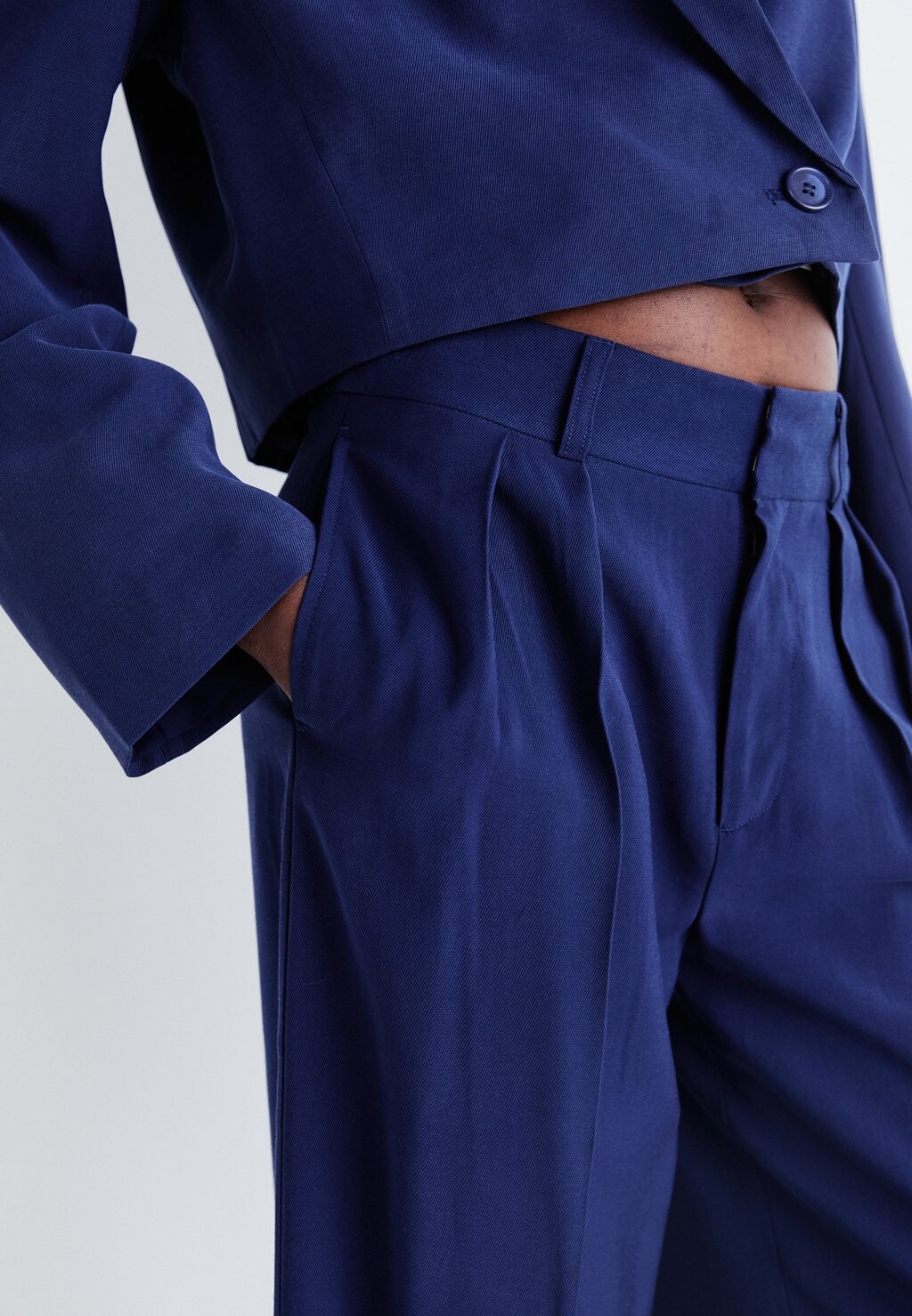 

Брюки Wide Tailored Trousers Gina Tricot, темно-синие