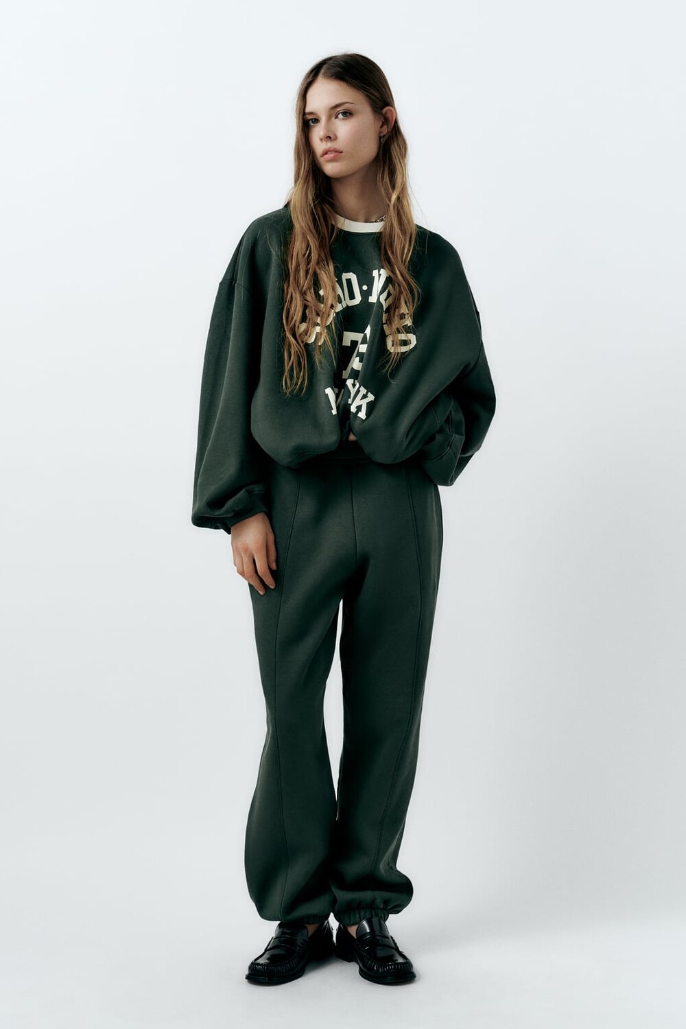 

Плюшевые джоггеры ZARA, зеленый