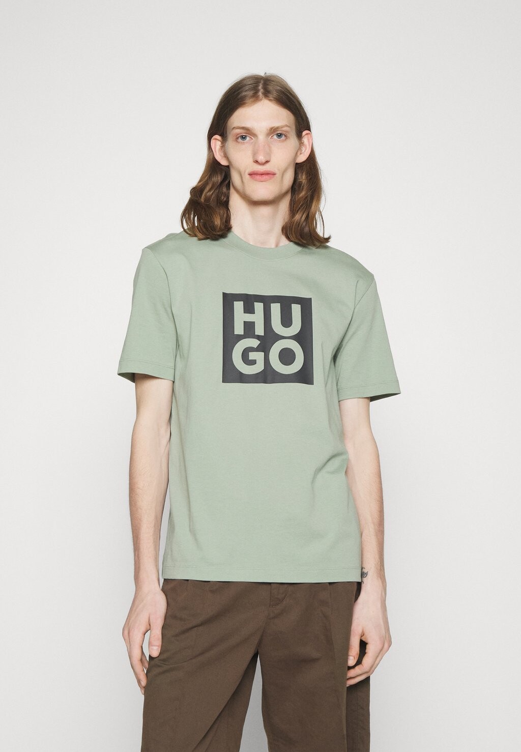 

Футболка с принтом HUGO, светло-зеленый