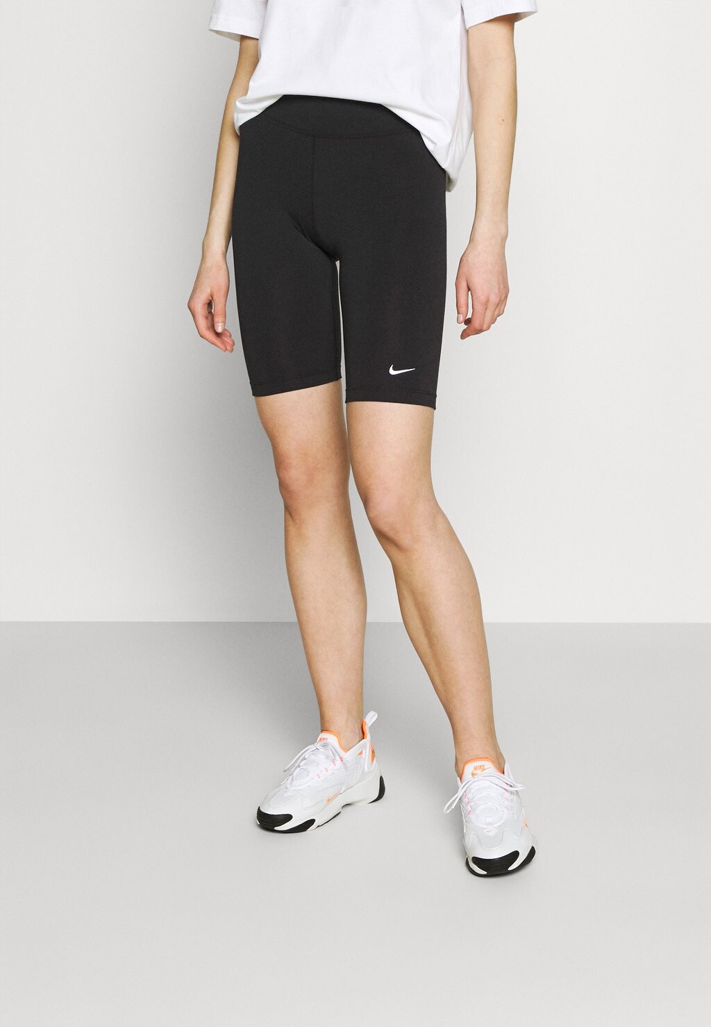 

Шорты Nike, черно-белый