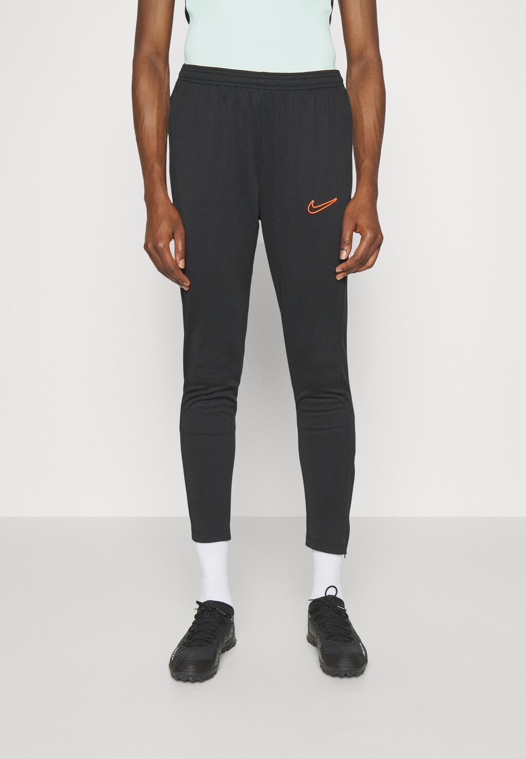 

Спортивные брюки Nike Academy Pant, черный / ярко-малиновый, Серый