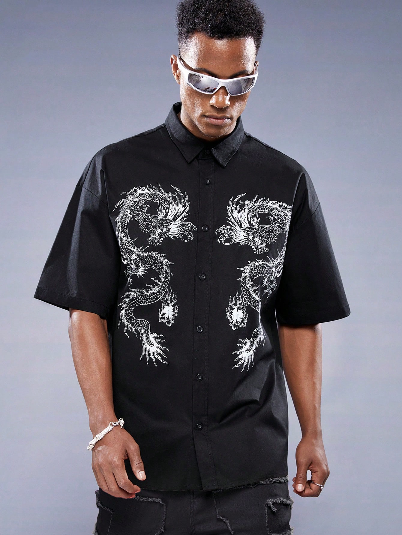 цена Мужская повседневная тканая рубашка с принтом китайского дракона Manfinity StreetEZ, черный