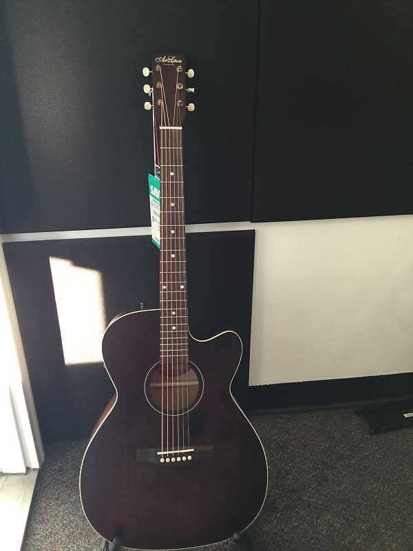 

Акустическая гитара Art & Lutherie Legacy - Bourbon Burst