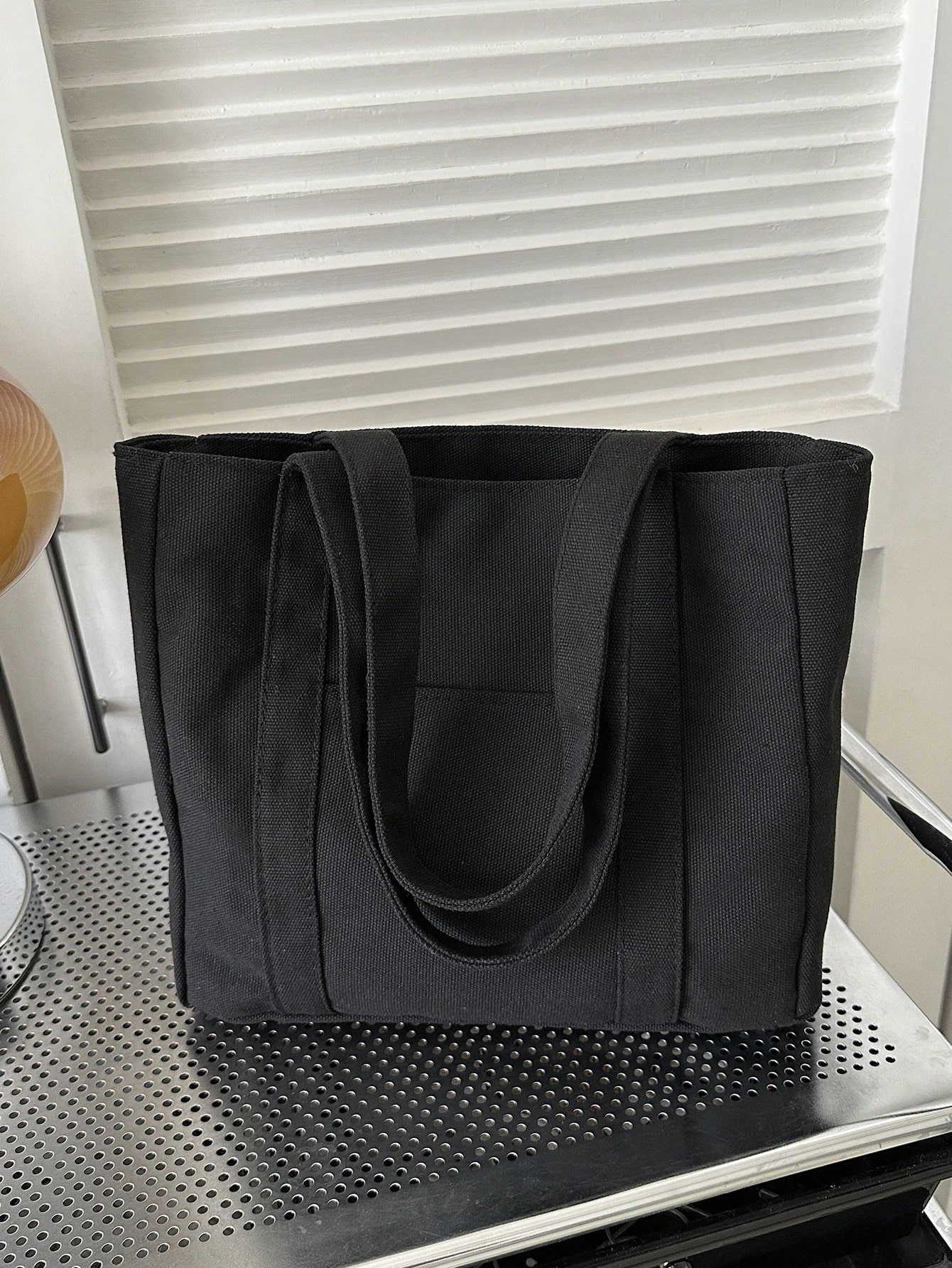 Женская большая сумка-тоут с буквенным принтом, черный
