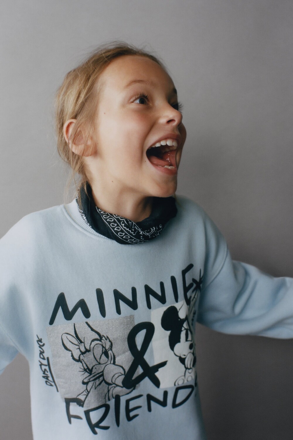 

Дисней свитер Zara, голубой