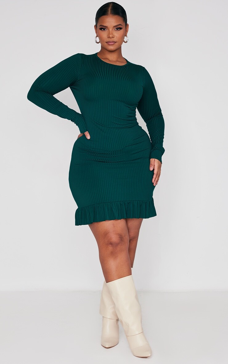 

PrettyLittleThing Изумрудно-зеленое облегающее платье в рубчик с оборкой по краю