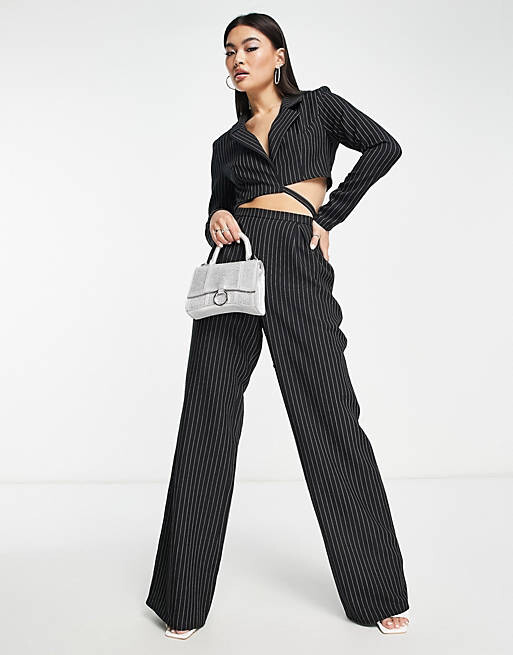 

Укороченный комбинезон 2 в 1 в тонкую полоску ASOS DESIGN