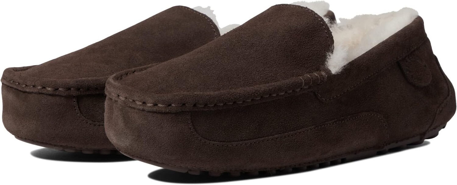

Тапочки Melbourne Genuine Shearling Moccasin FIRESIDE by Dearfoams, цвет Coffee