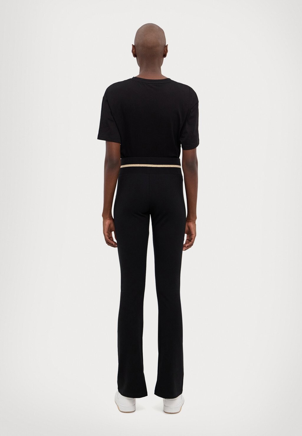 

Брюки Leggings EA7 Emporio Armani, черный