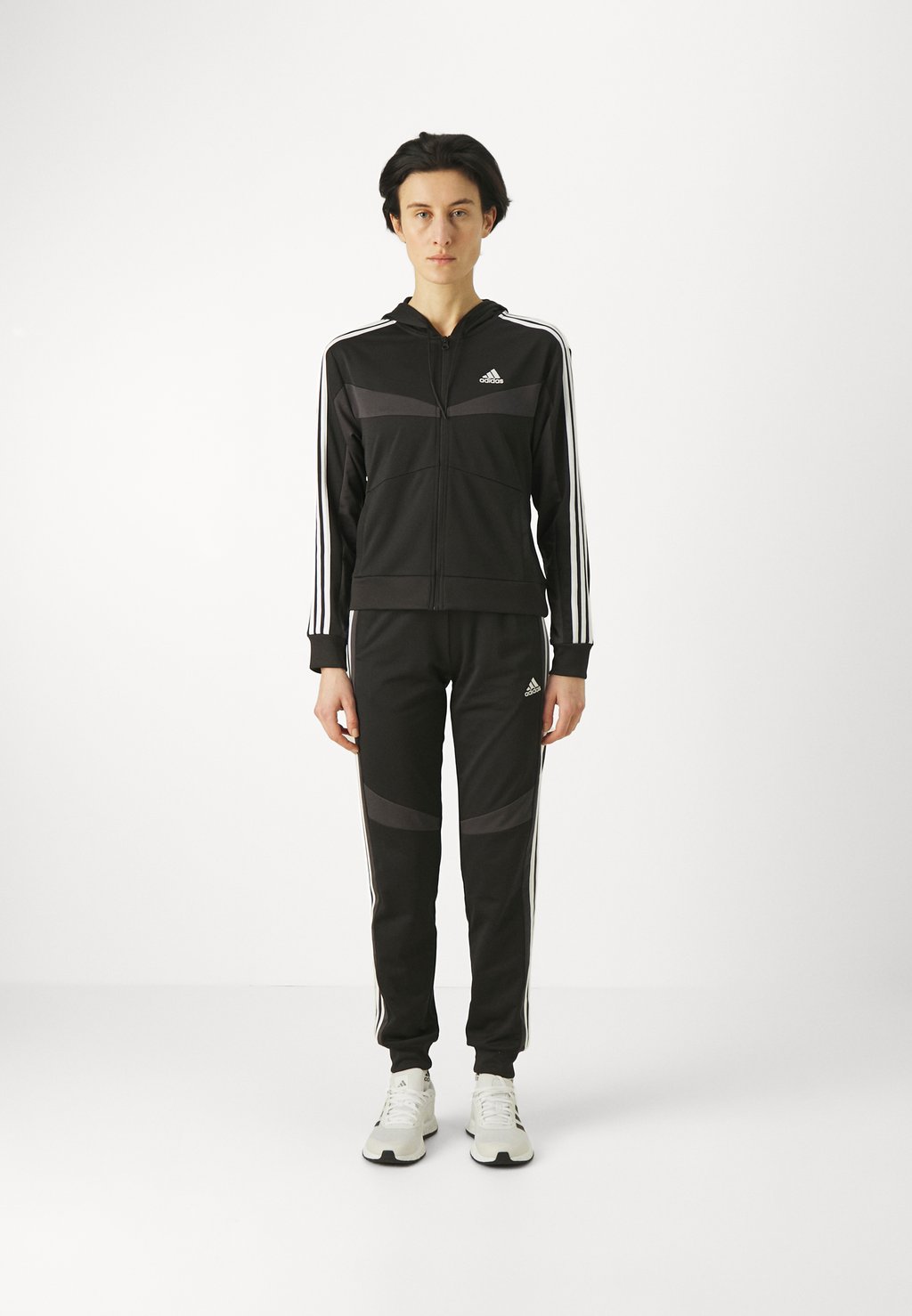 Спортивный костюм BOLDBLOCK TRACKSUIT SET adidas Sportswear, цвет black/white
