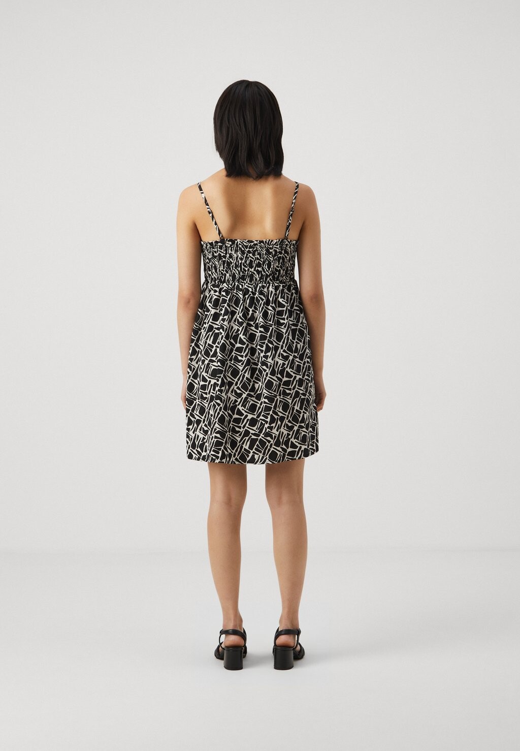 

Повседневное платье Vmpage Singlet Short Smock Dress Vero Moda, черный