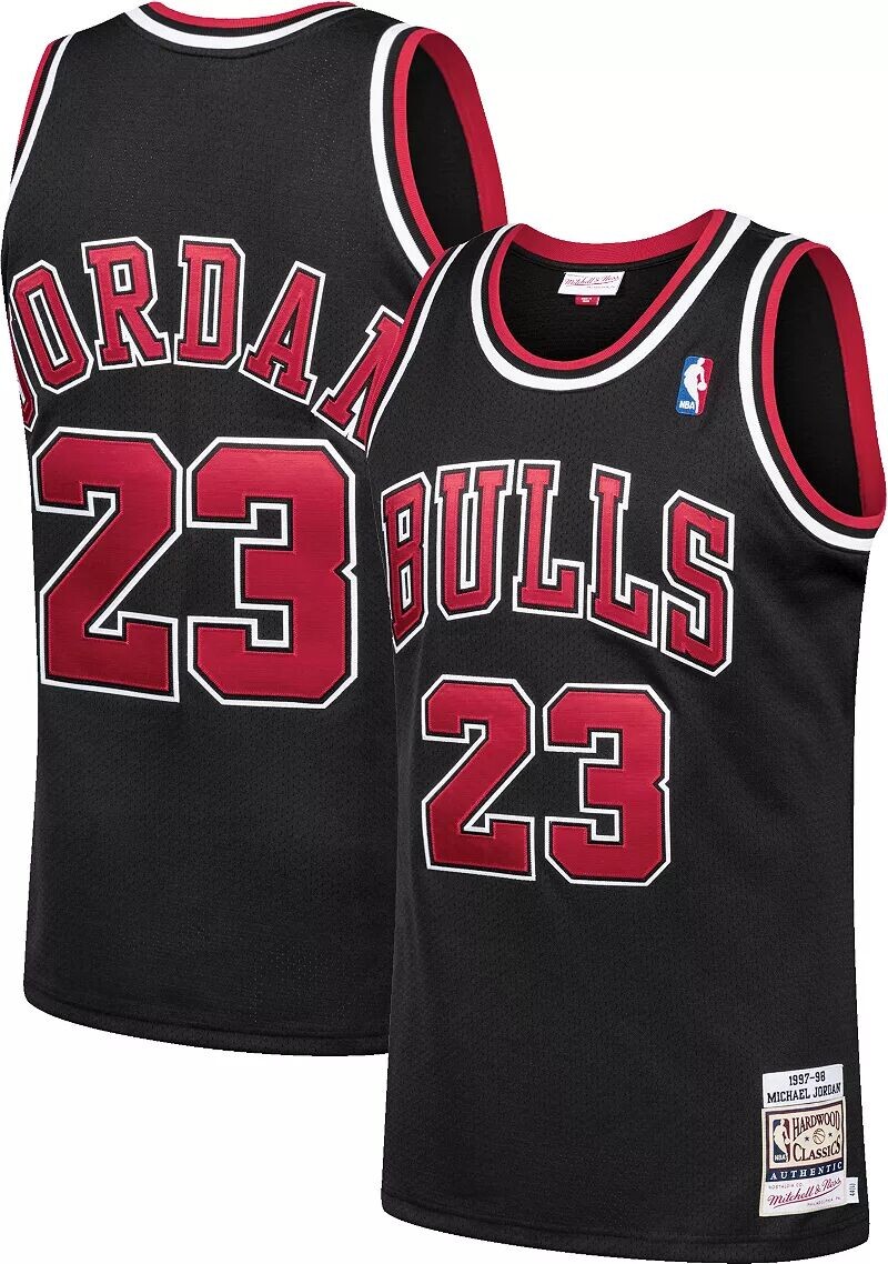 

Мужская футболка Mitchell & Ness Chicago Bulls Michael Jordan № 23 1997-98 годов, черная.