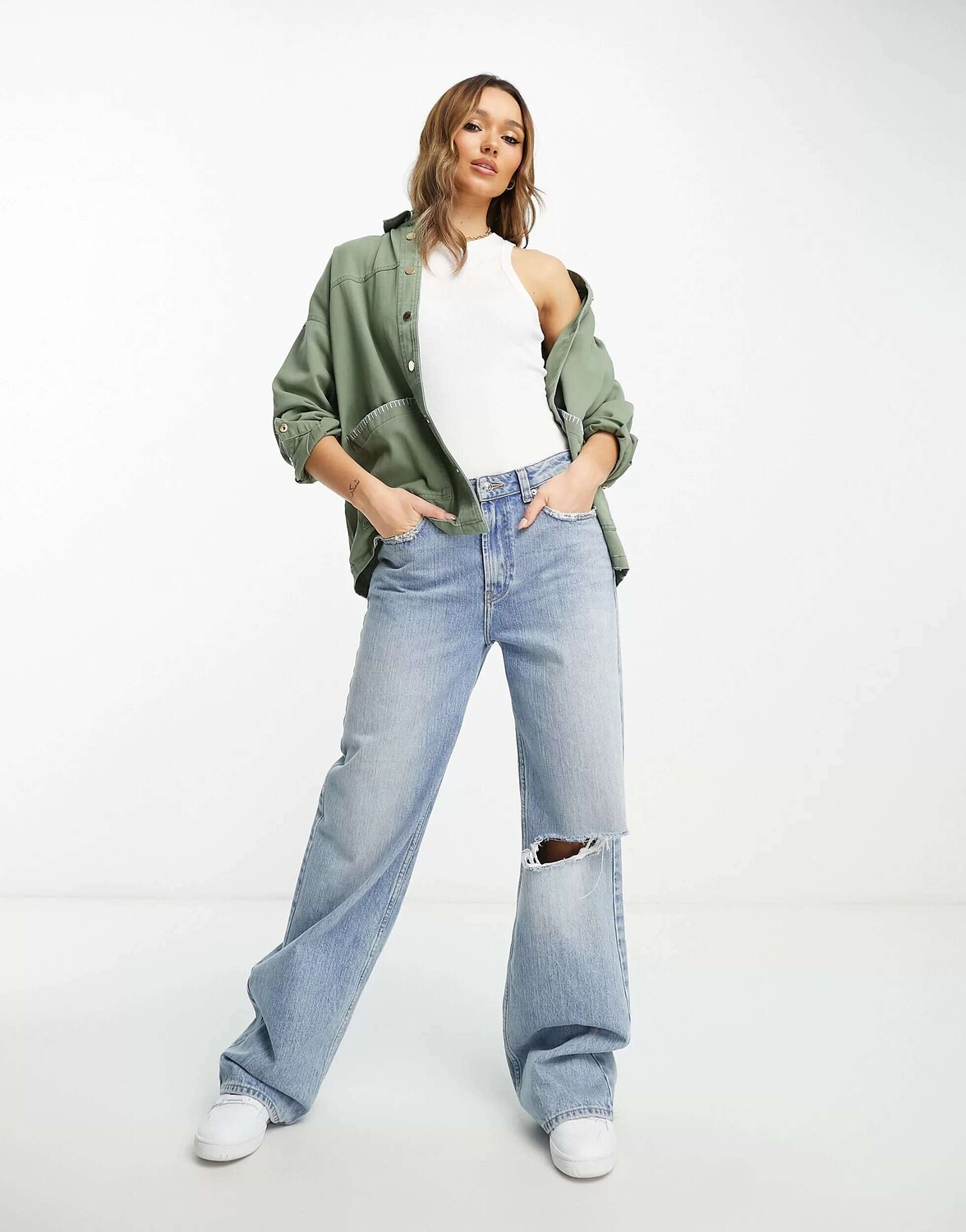 

Рубашка цвета хаки с глубокими карманами River Island