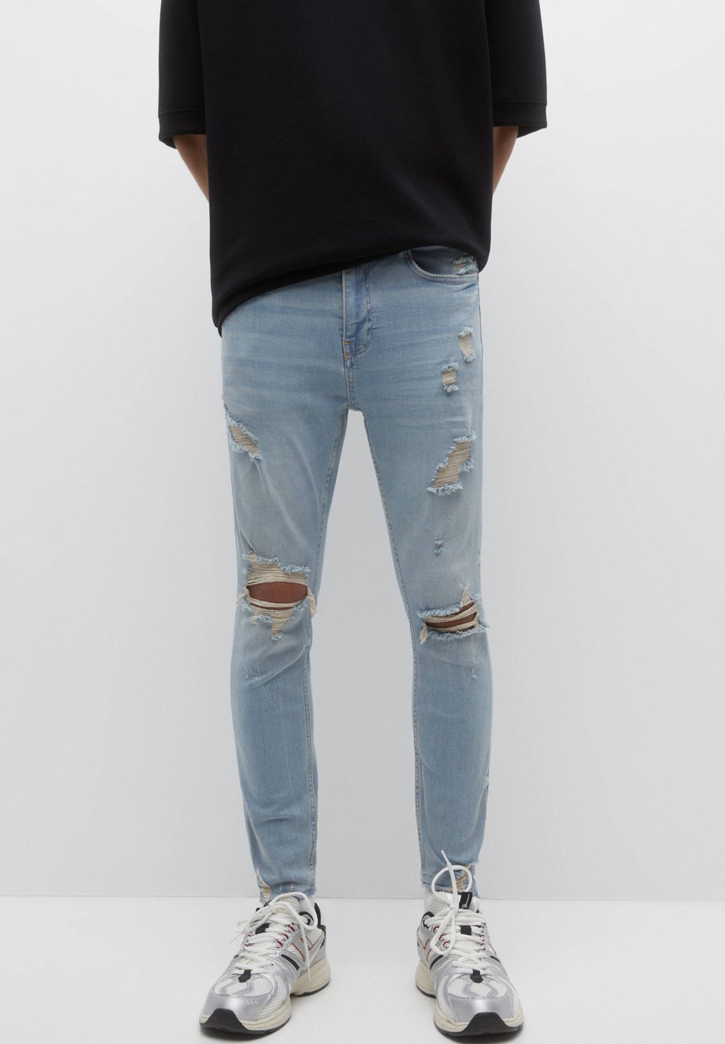 

Джинсы Slim fit PULL&BEAR