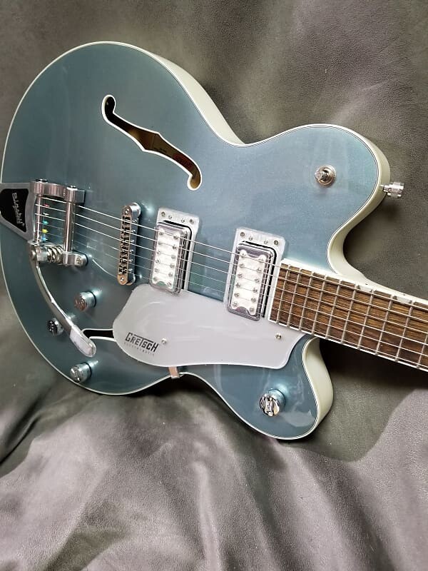 

Электрогитара 2023 Gretsch G5622T-140 140th Anniversary Electromatic Double Platinum Center Block Two-Tone Stone Platinum / Pearl Platinum
