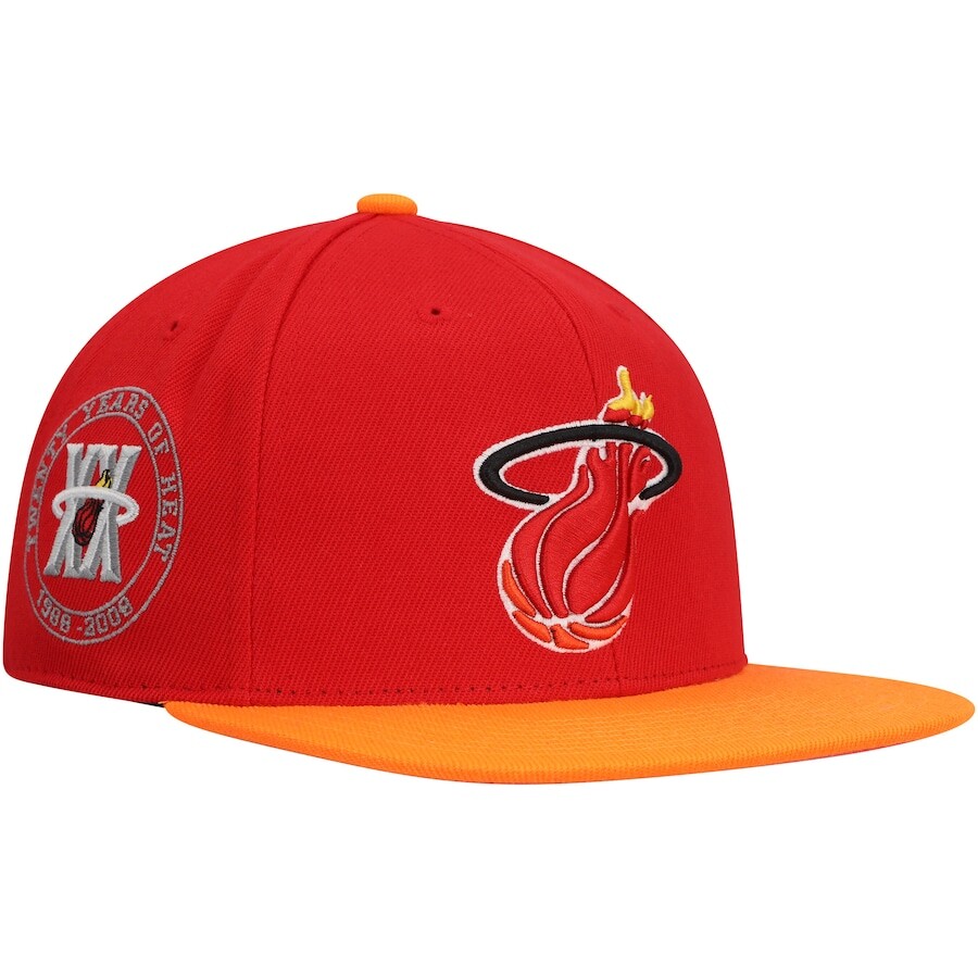 

Бейсболка Mitchell & Ness Miami Heat, красный