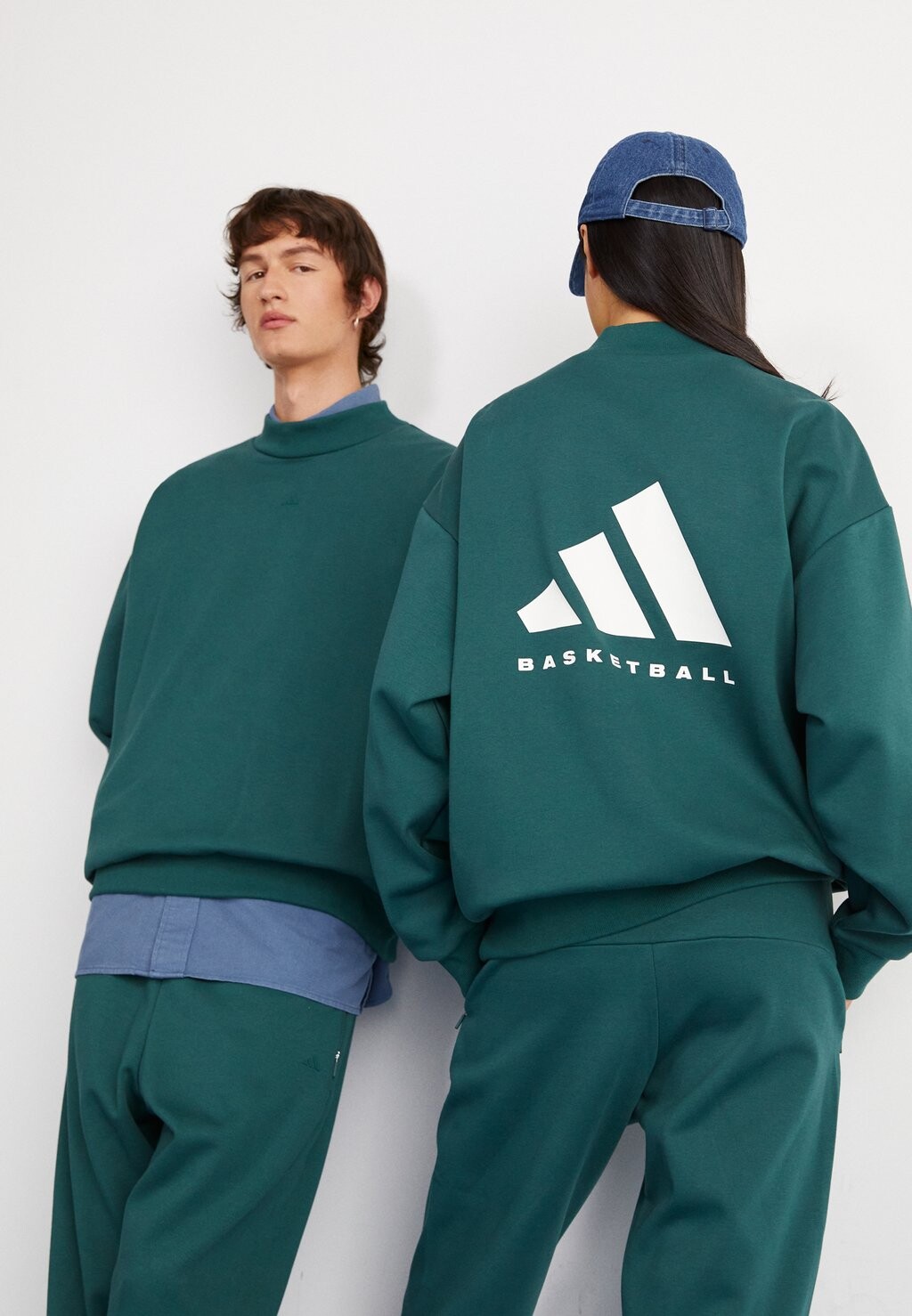 

Толстовка adidas Originals BASKETBALL CREW, цвет mineral green