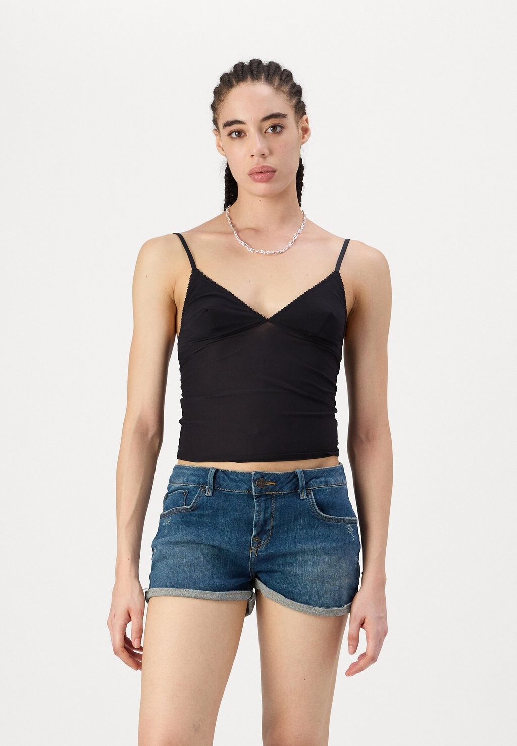 

Топ TAMIE CAMI BDG Urban Outfitters, черный