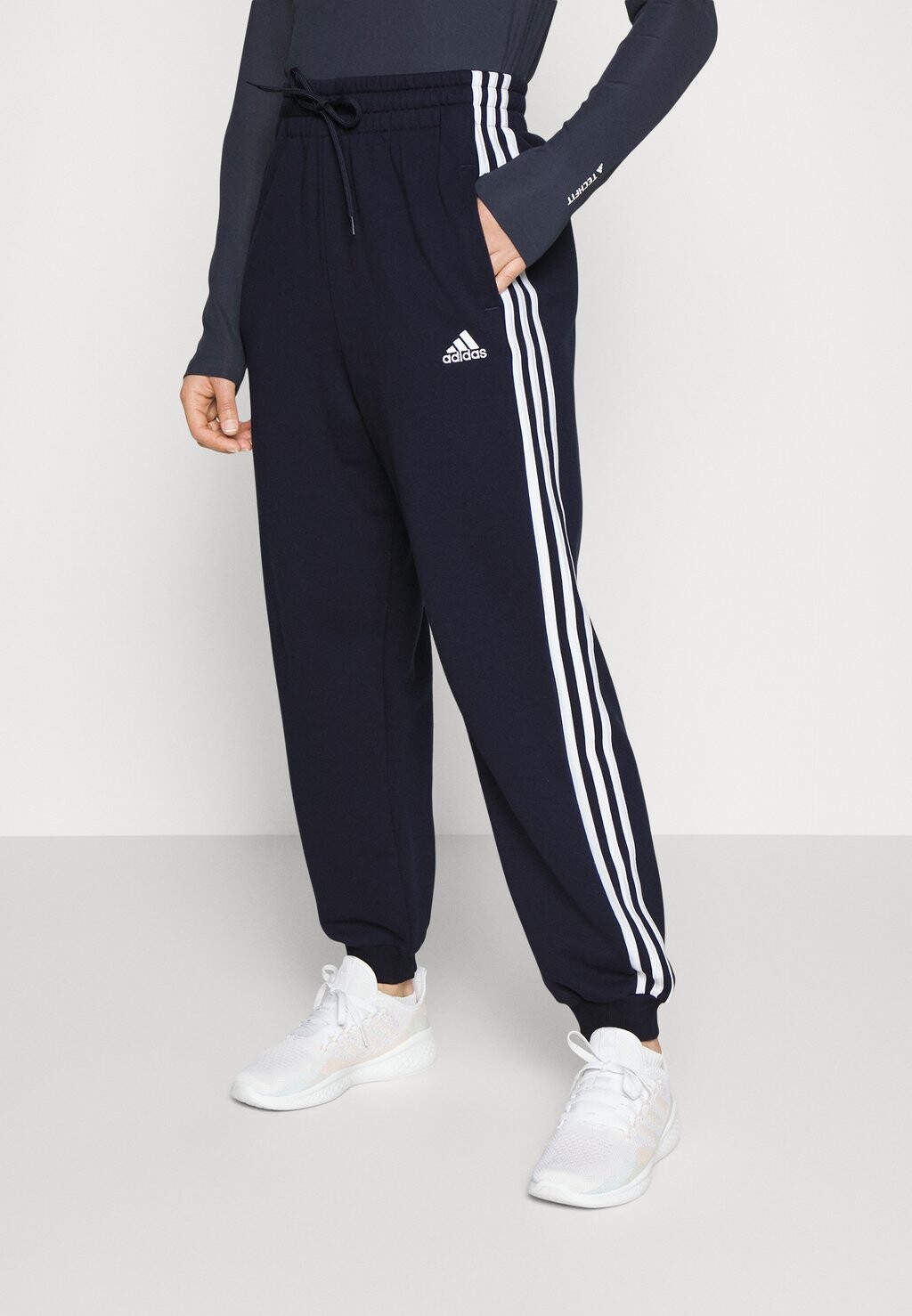 

Спортивные брюки Adidas