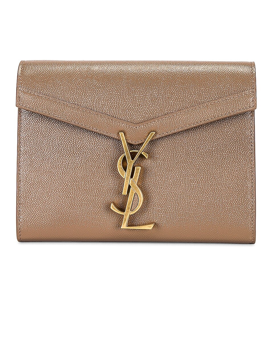 

Сумка через плечо Saint Laurent Cassandra Wallet On Chain, цвет Taupe & Nero