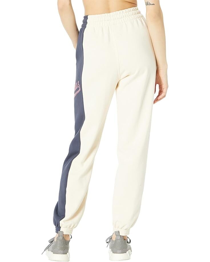 

Брюки Adidas Logo Play Joggers, цвет Wonder White
