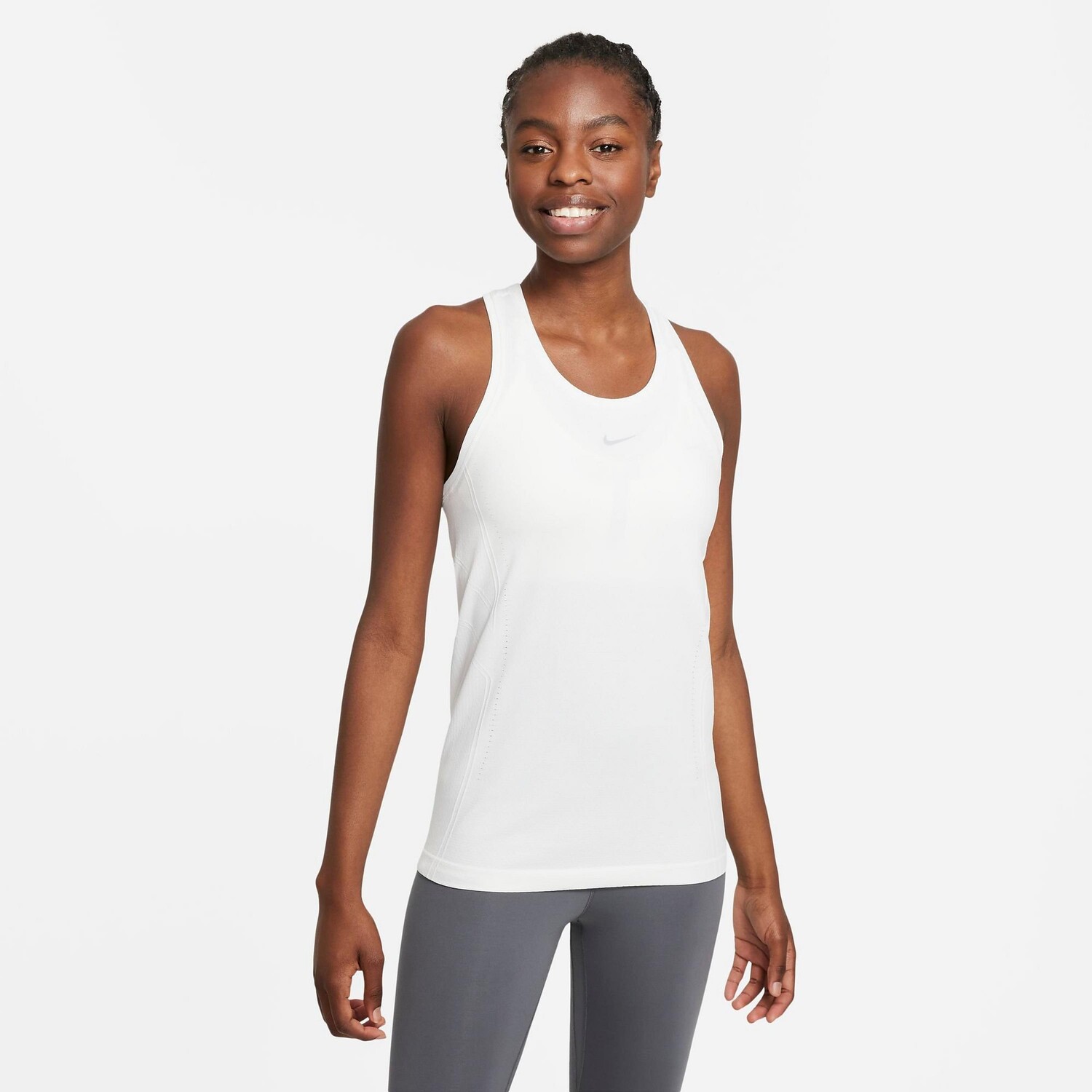 

Женская майка Nike Dri-FIT ADV Aura Slim Fit, белый
