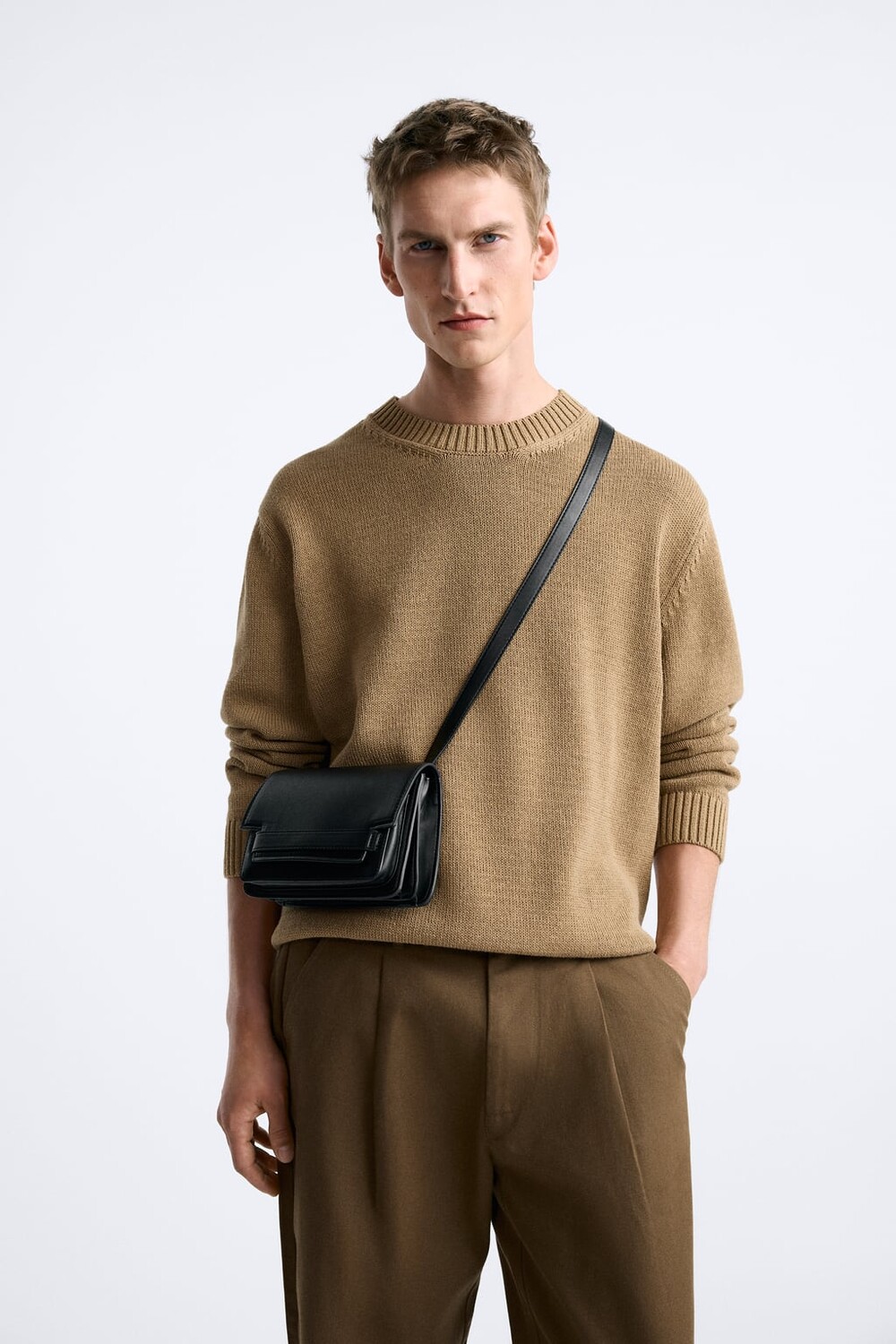 

Сумка через плечо с клапаном ZARA, черный