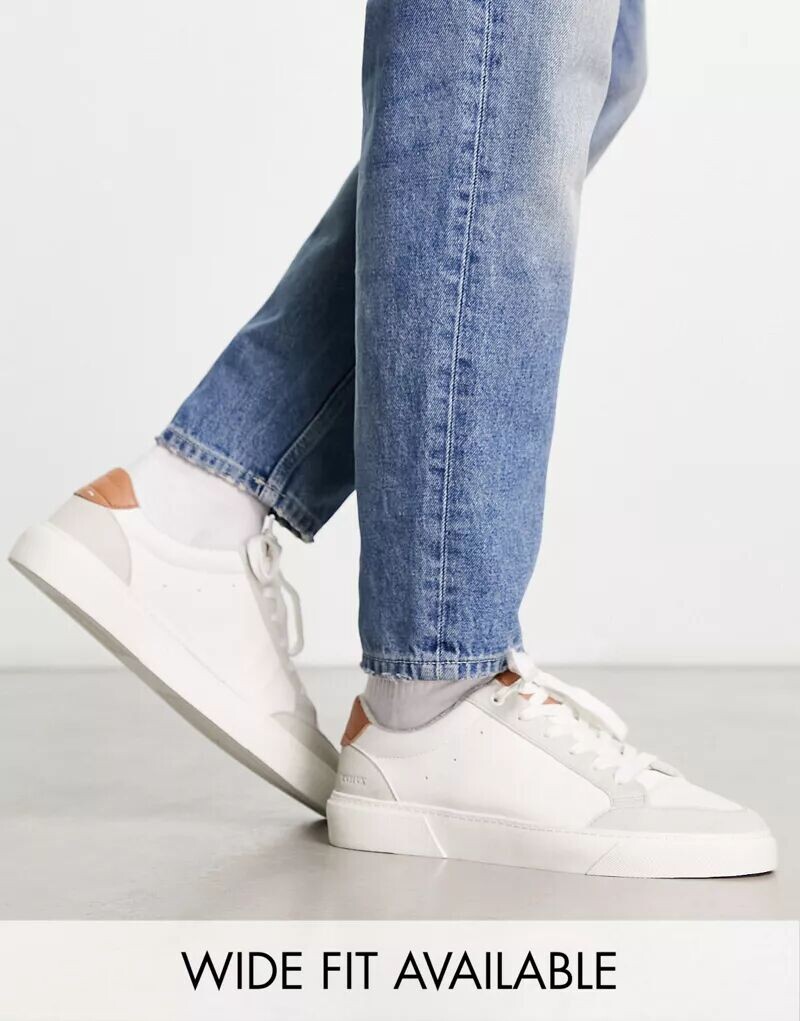 

Бело-каменные кроссовки на шнуровке из искусственной кожи ASOS