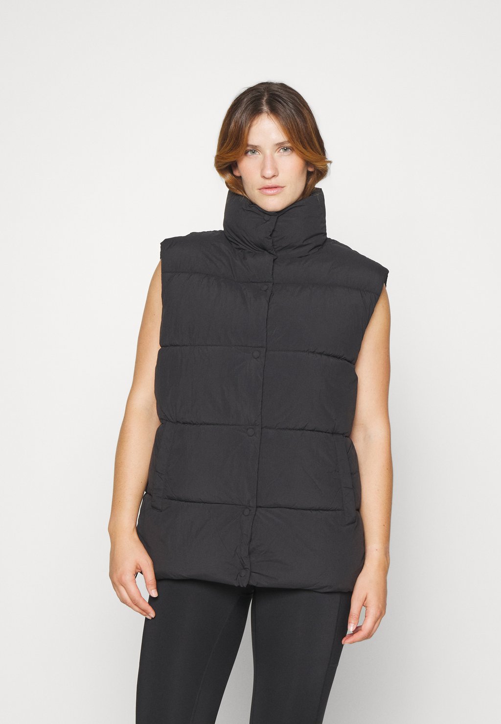 Жилет Mother Puffer Vest Cotton On Body, черный жилет cropped puffer vest cotton on body цвет black