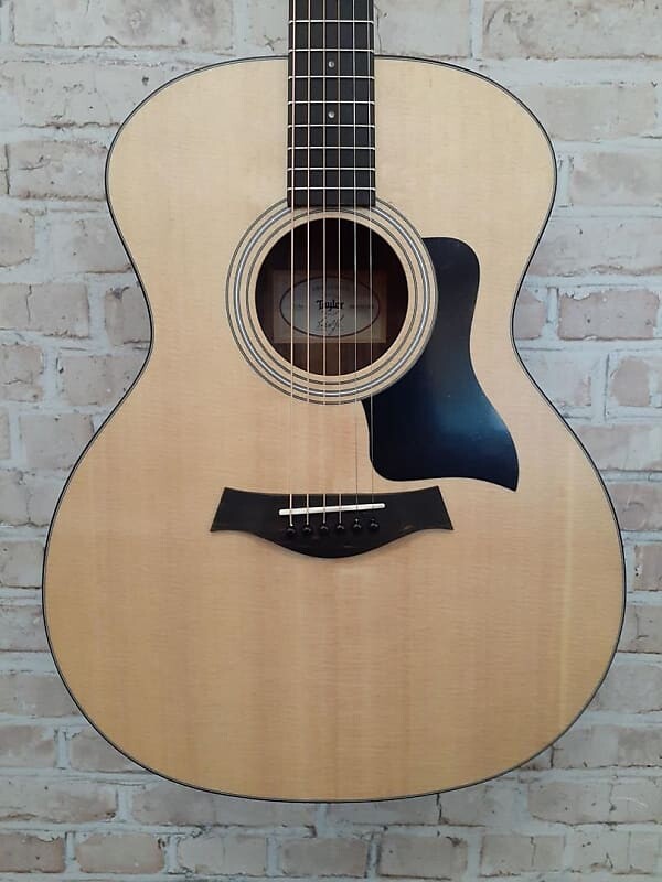 

Акустическая гитара Taylor 114e Acoustic Guitar