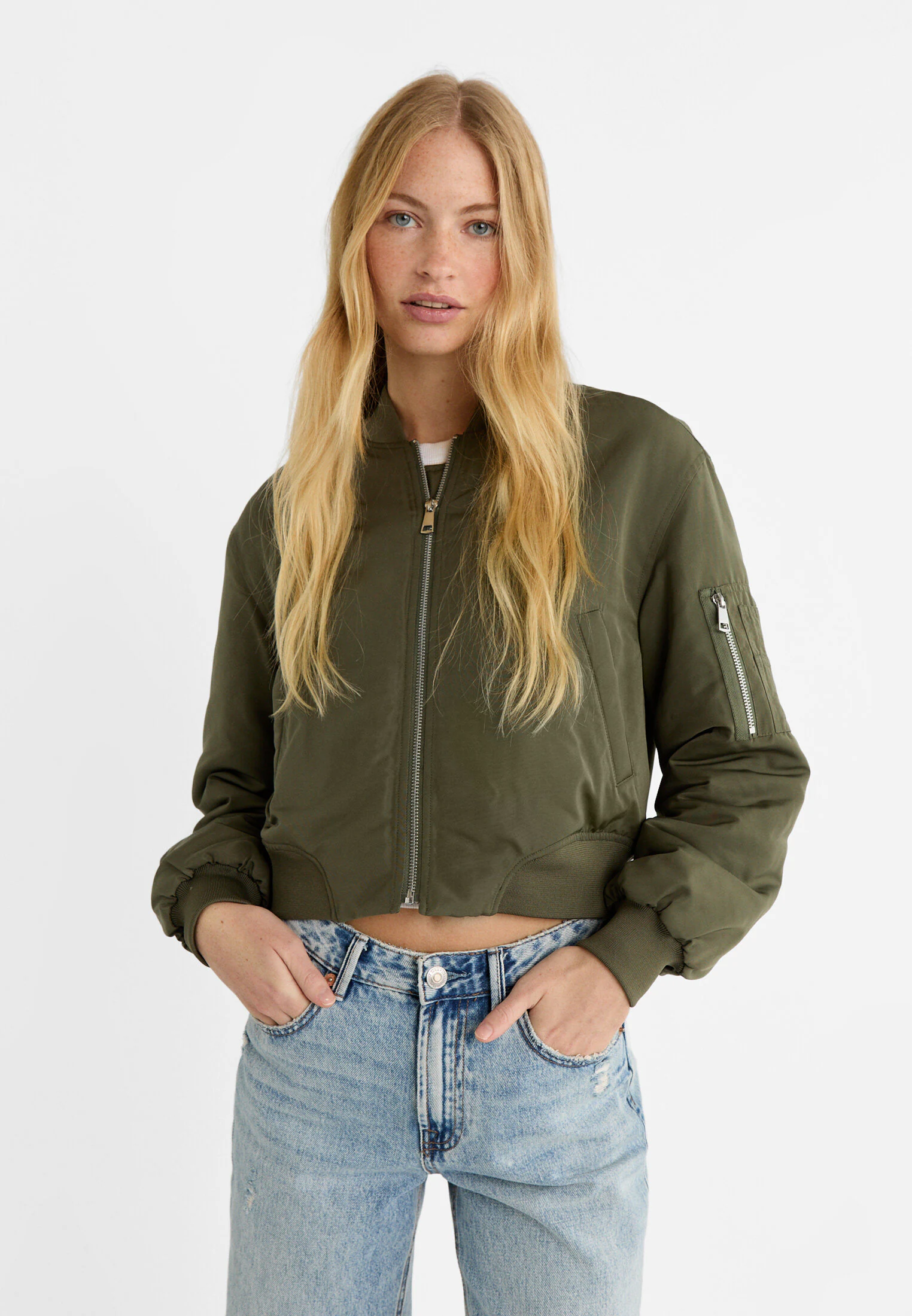 

Стеганый бомбер Stradivarius, хаки