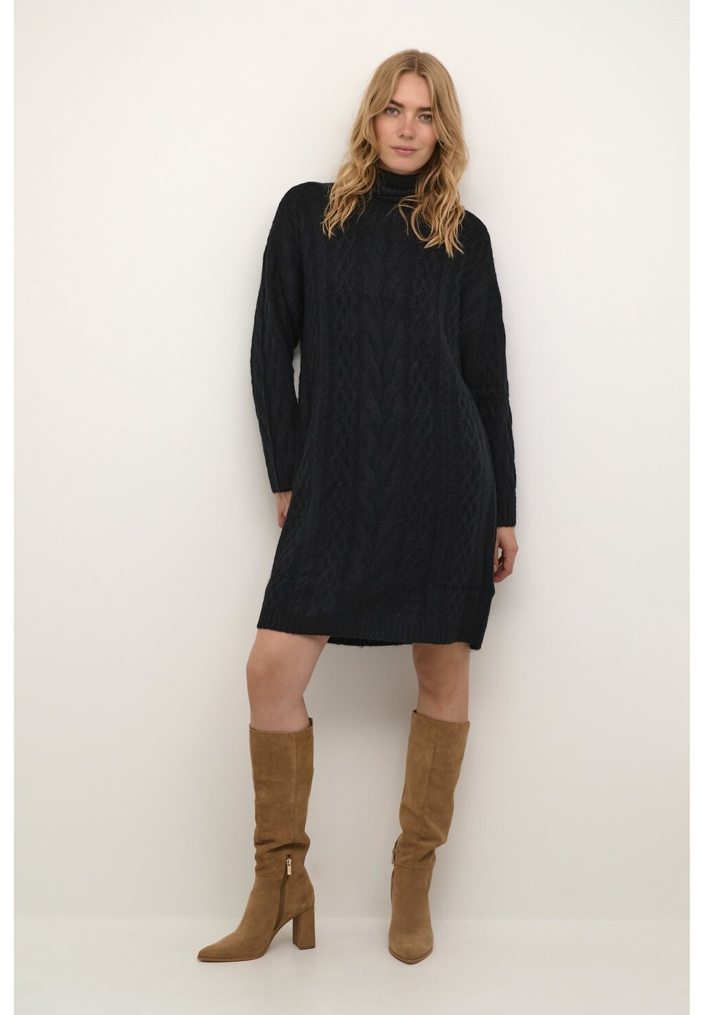 

Платье Point Cream CABIN MOLLIE FIT, цвет pitch black