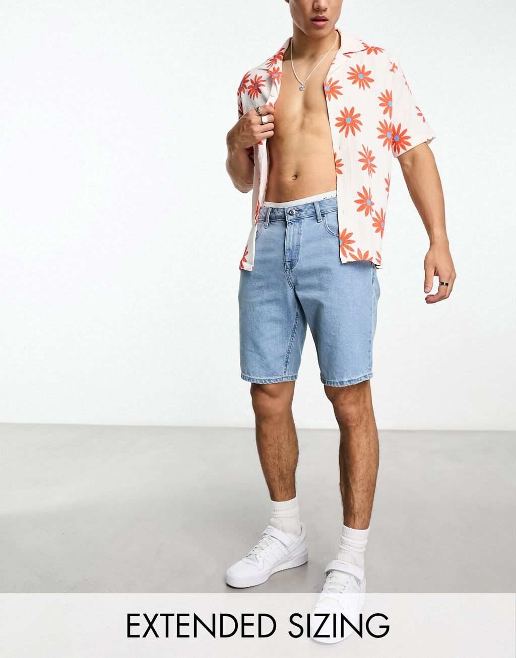 

Светло-голубые узкие джинсовые шорты стандартной длины ASOS DESIGN