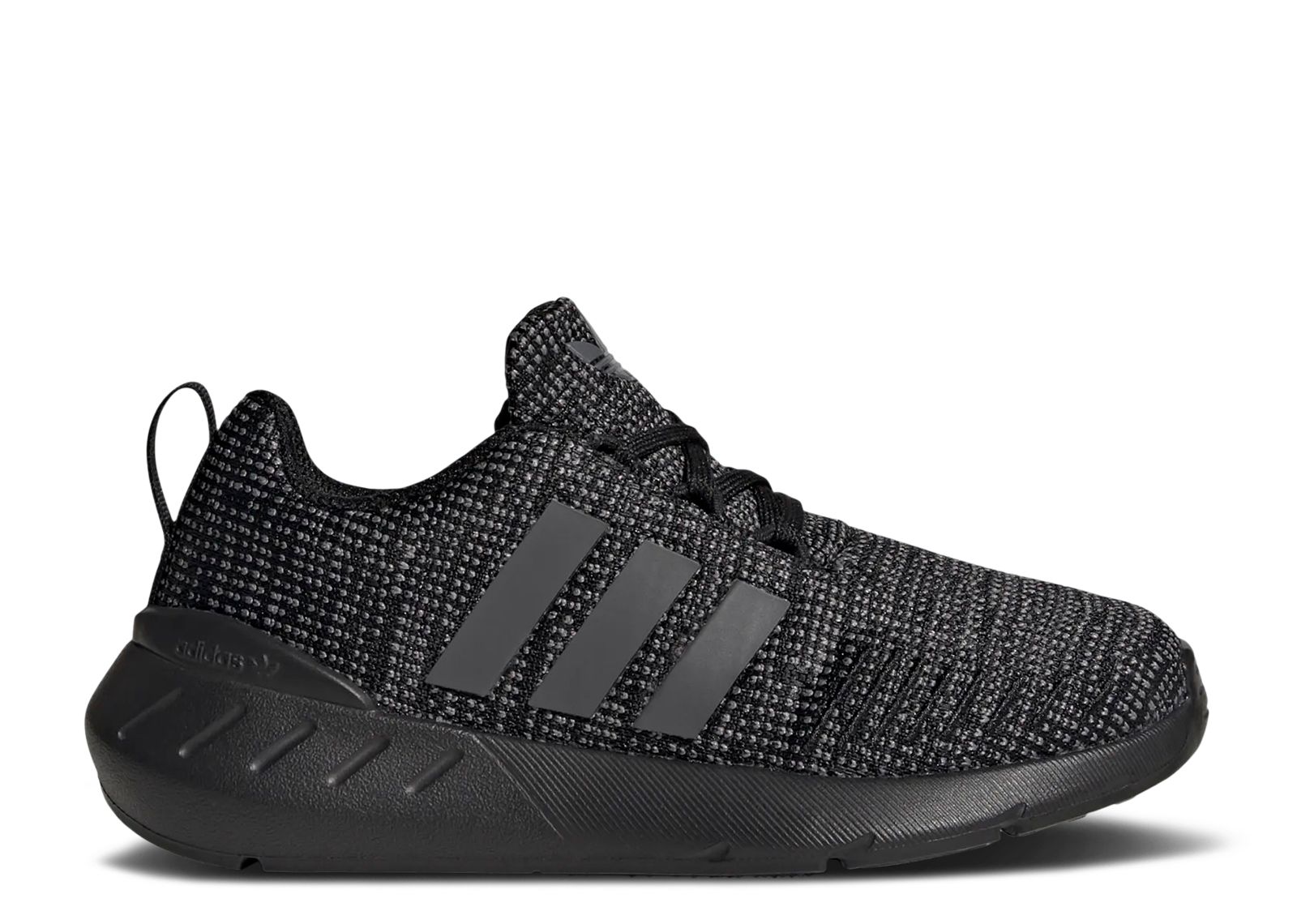 

Кроссовки adidas Swift Run 22 Little Kid 'Black Grey', черный