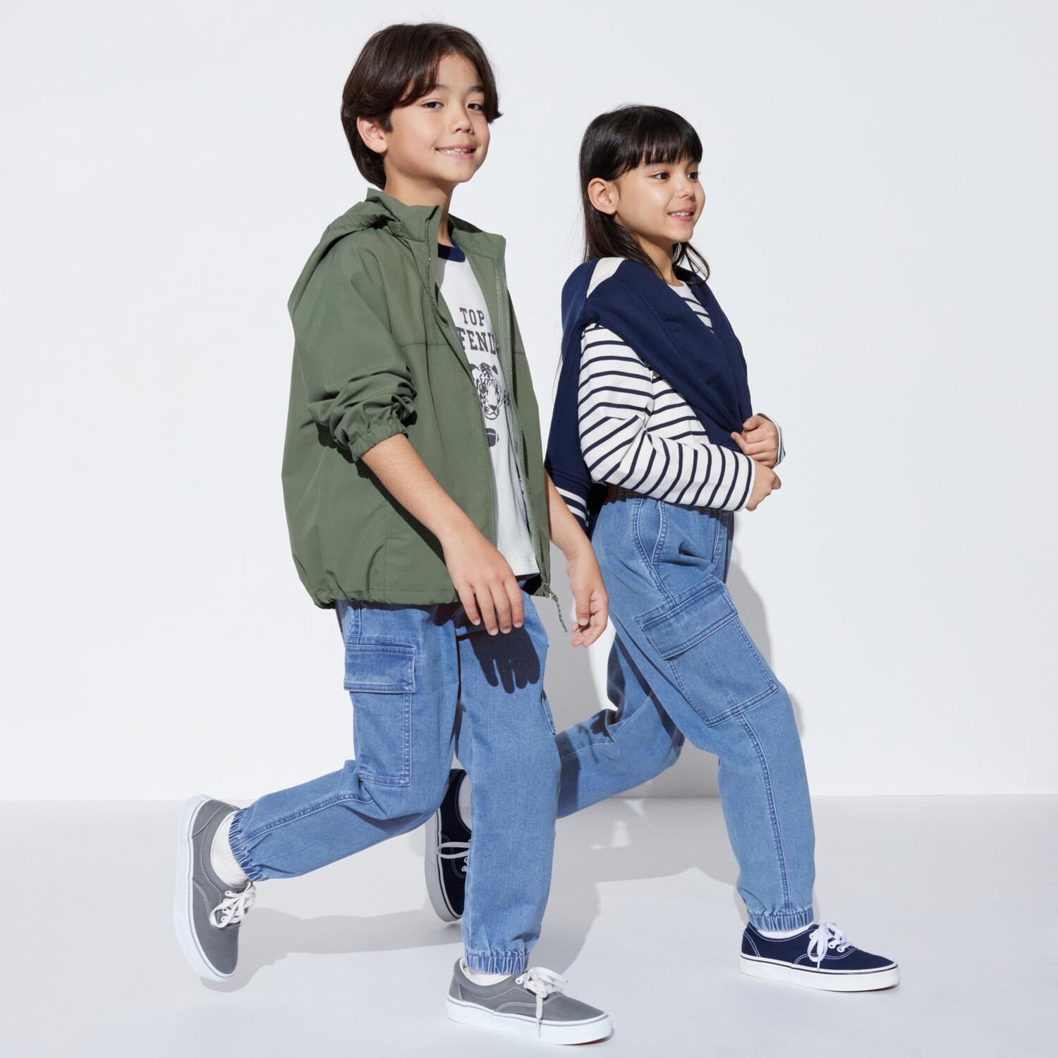 

Брюки-карго Uniqlo детские из эластичного денима, синий