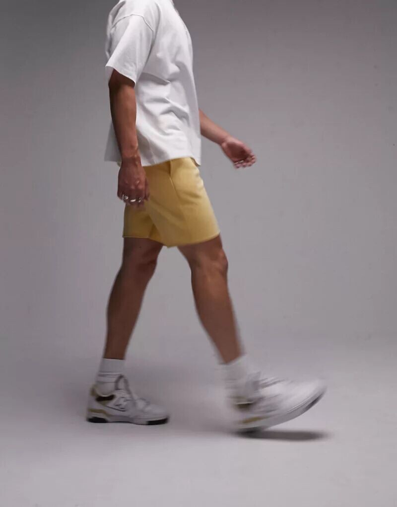 

Классические желтые шорты Topman