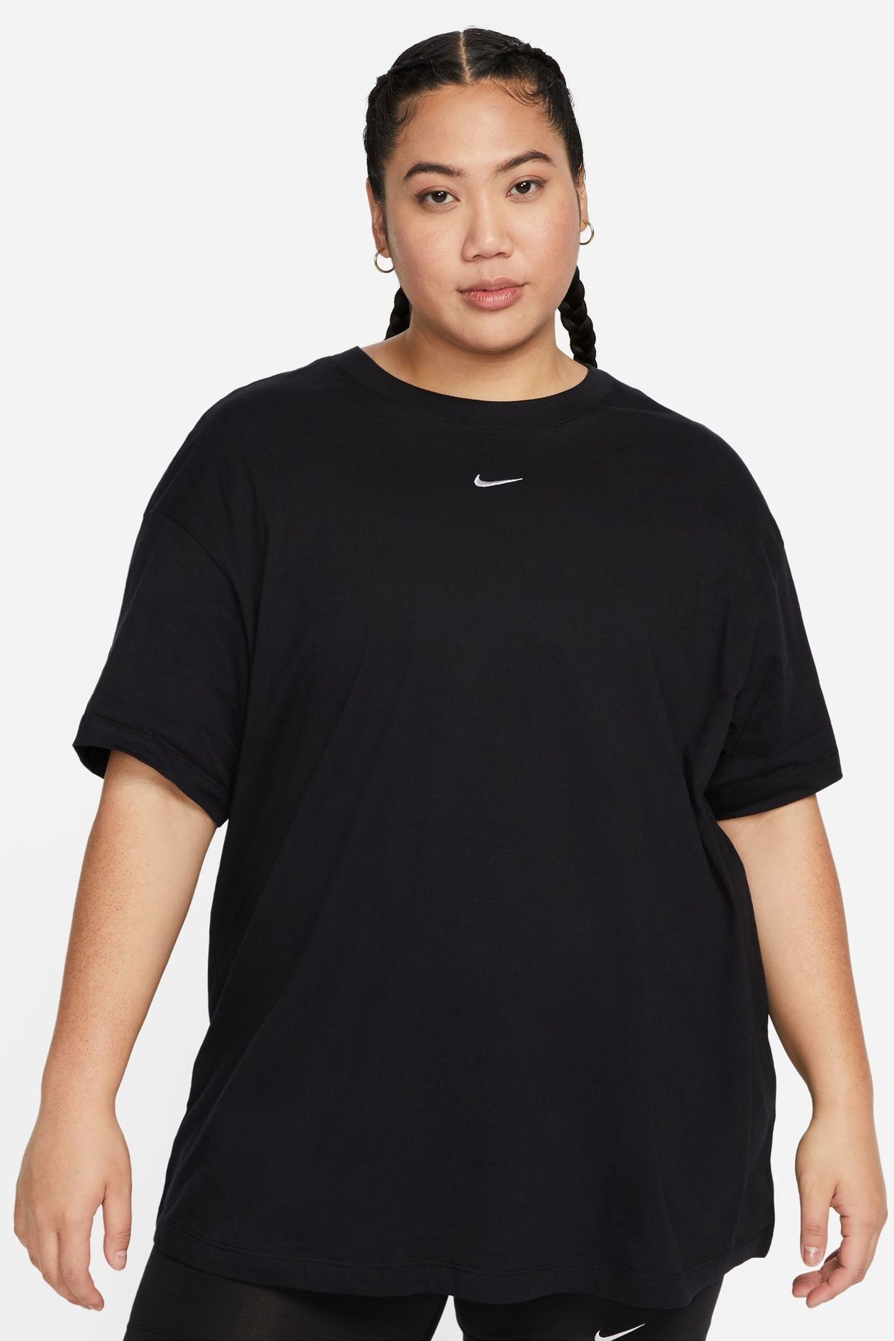 

Базовая футболка Nike, черный