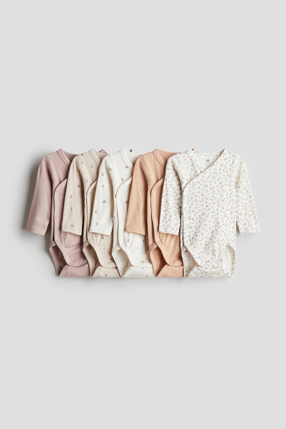 

В упаковке 5 боди с запахом. H&M, бежевый