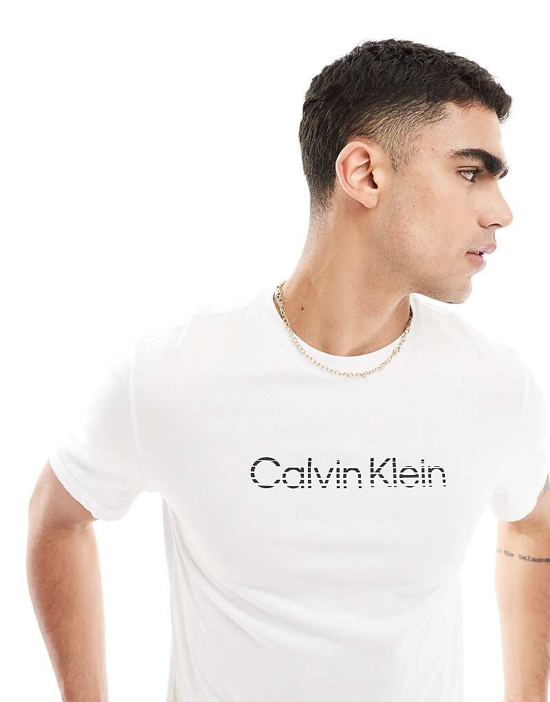 

Белая футболка с логотипом Calvin Klein Degrade