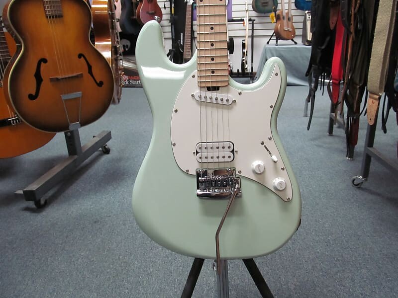 

Электрогитара Sterling by Music Man Sub - Series CutlassShort Scale Electric Guitar Mint Green
