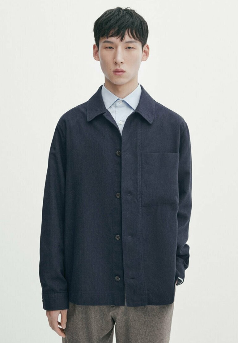 

Летняя куртка WITH CHEST POCKET Massimo Dutti, темно-синий