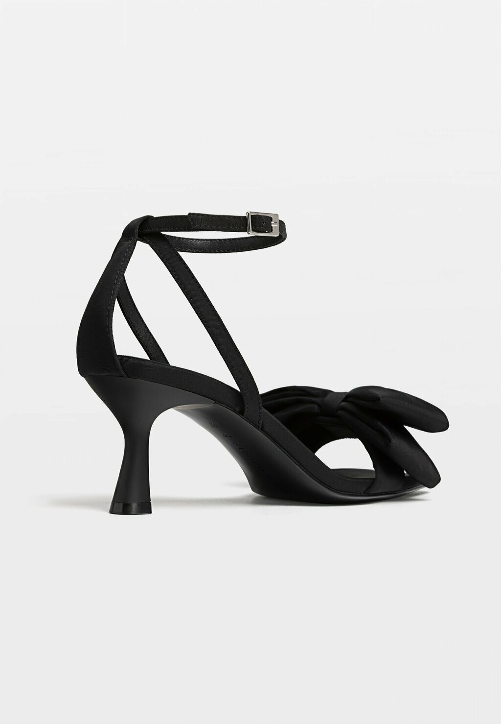 

Туфли With Bow Detail Stradivarius, черный
