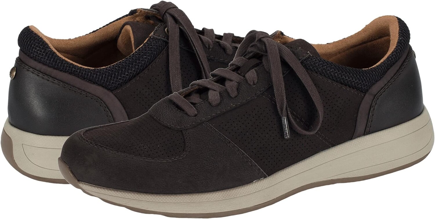 

Кроссовки Easton Oxford Sneaker Baretraps, цвет Espresso