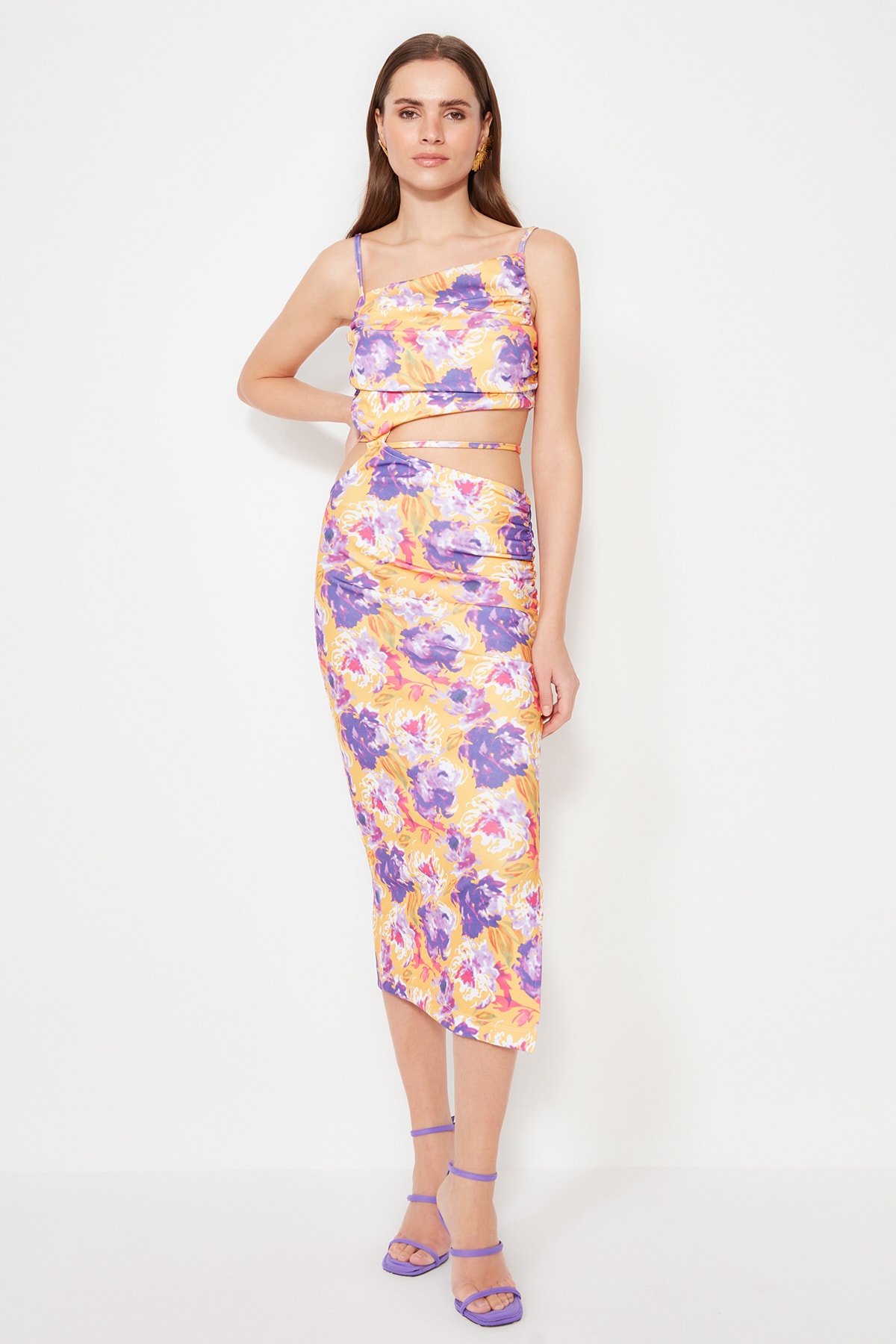 Платье Trendyol вечернее цветочным узором и сборками, оранжевый/фиолетовый