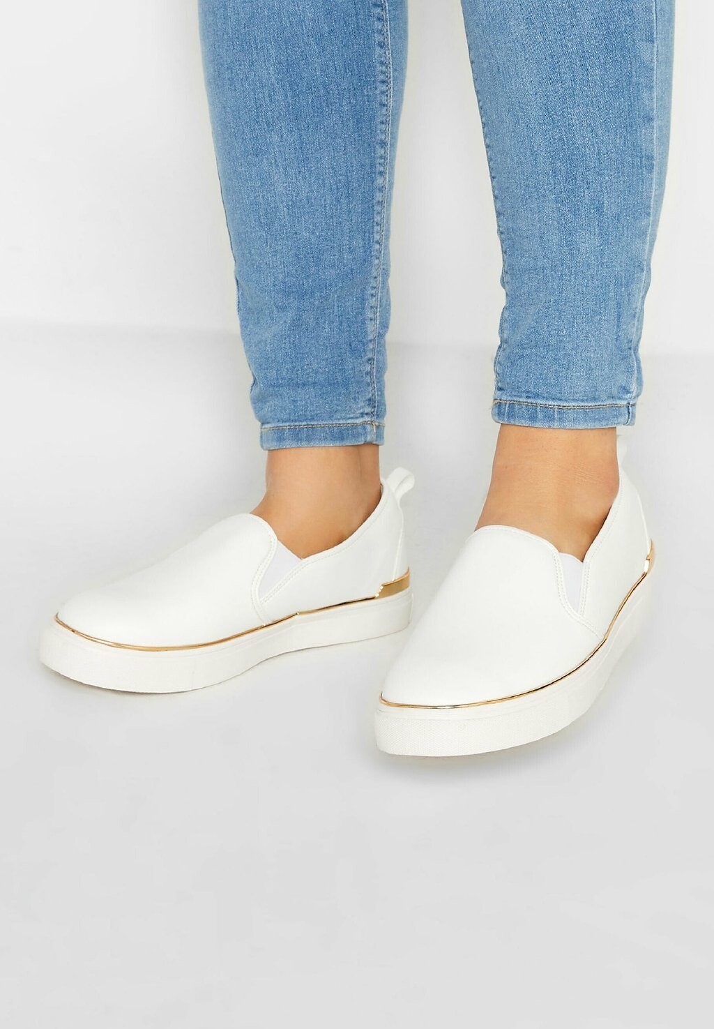 

Кроссовки Yours Clothing, белый