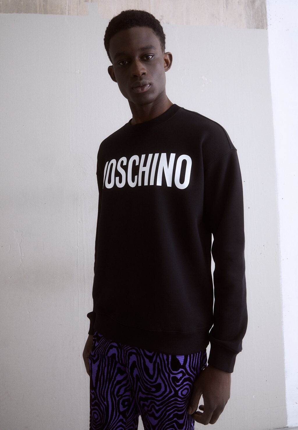 

Толстовка MOSCHINO, черный