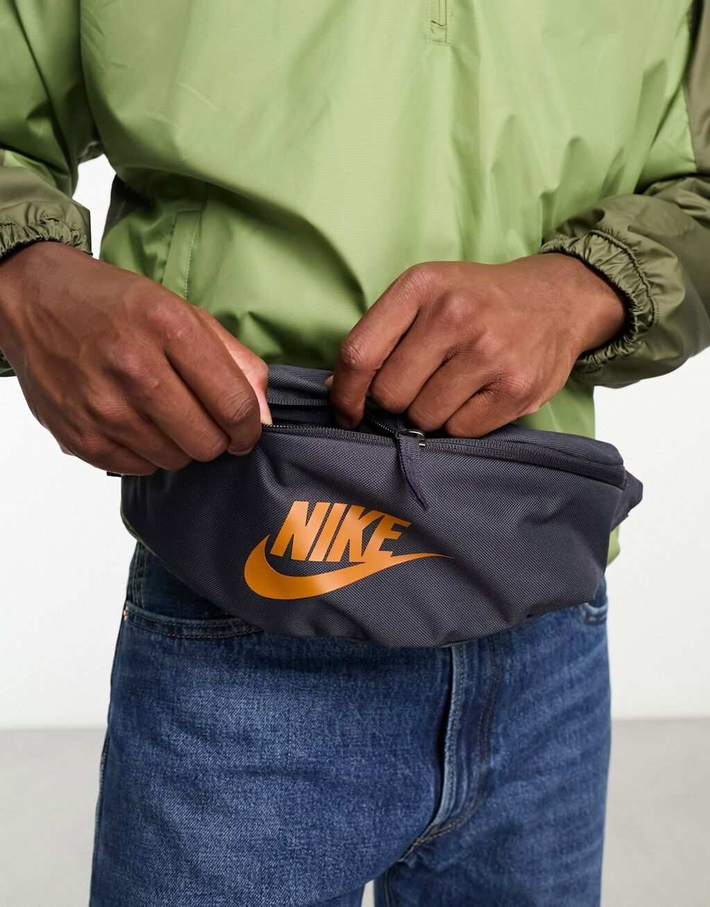 

Синяя поясная сумка Nike Heritage