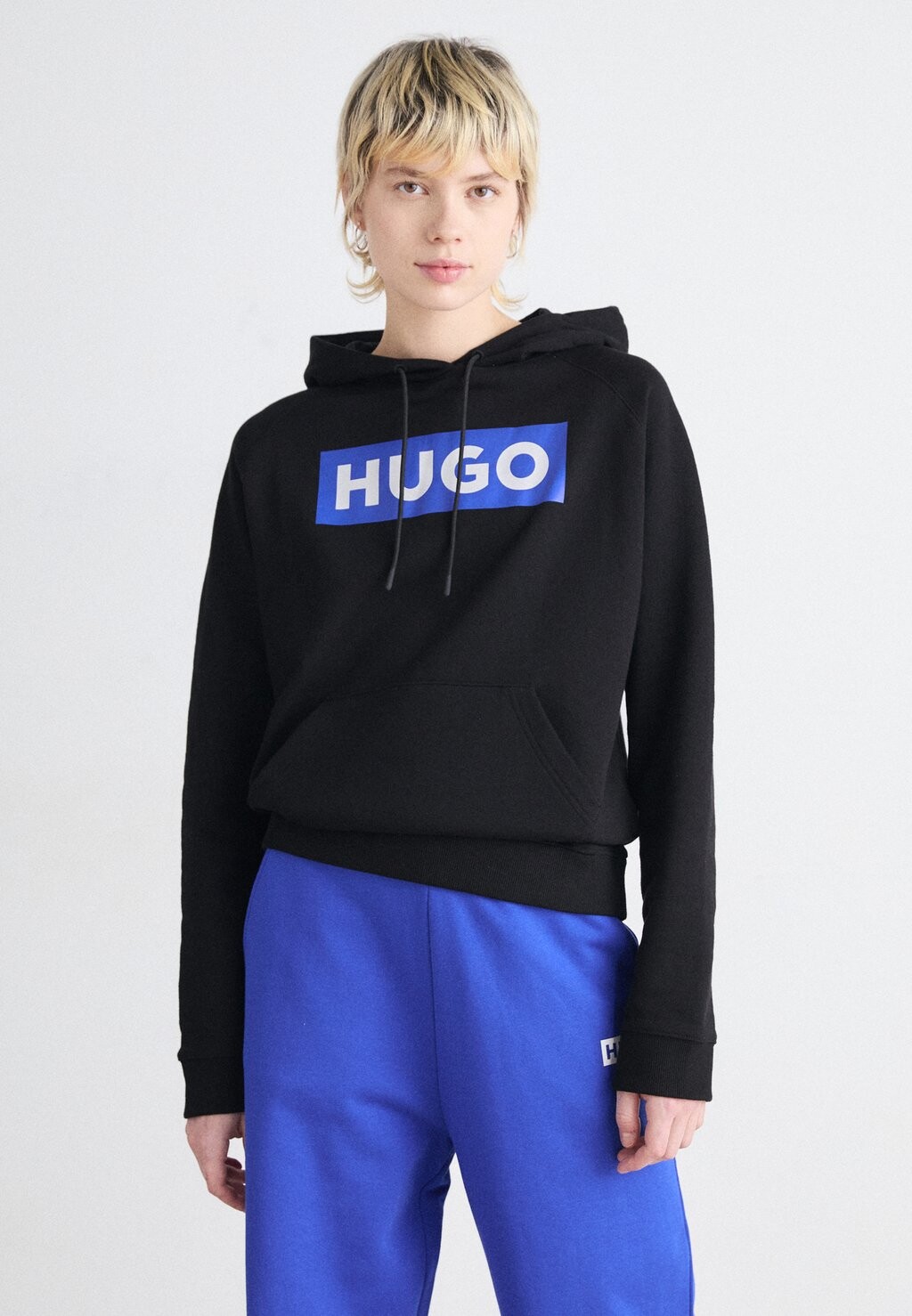 

Толстовка DARIANE HUGO, цвет black